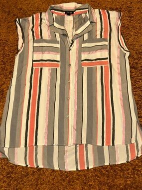 Jones New York Sleeveless Striped Button-Down Top in Gray, White & Coral Pink